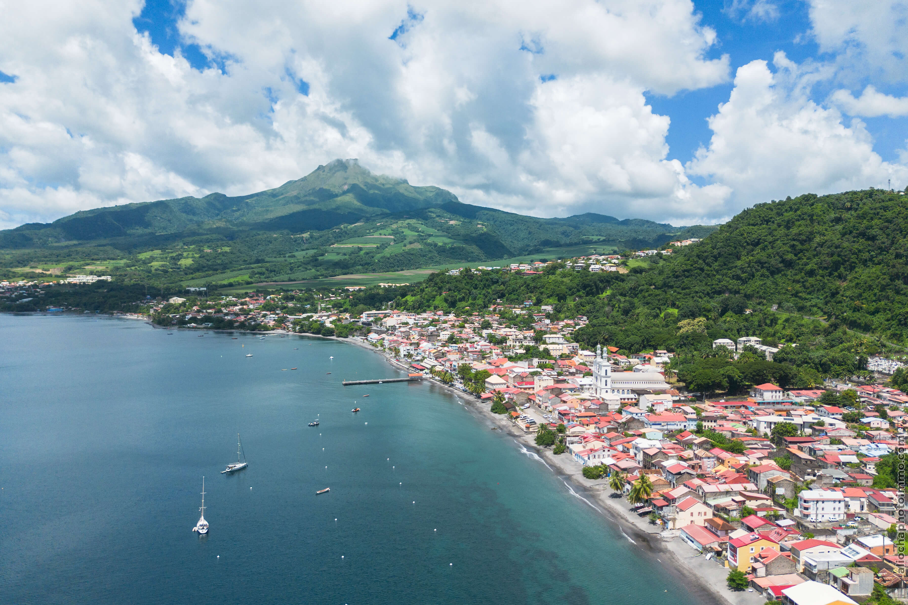 Vue aérienne de la baie de Saint-Pierre